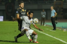 Persik Kediri Kalahkan...