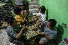 Kesibukan Pembuatan...