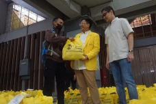 ILUNI UI Bagikan 2.700...
