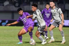 Persita Tangerang Bantai...