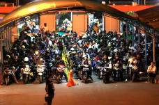 Mudik Malam Hari Pengguna...