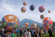 Penerbangan Balon Udara...