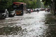 Banjir Terjang Kota...