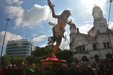 Potret Kemeriahan Karnaval...