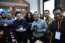 Erick Thohir Tinjau...