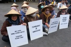 Aksi Petani Tembakau...