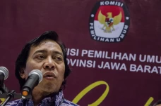 Datangi KPU Jawa Barat,...
