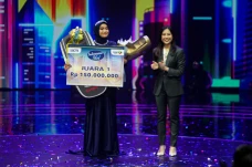 Juarai Indonesian Idol...