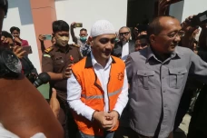 Aktor Ferry Irawan Divonis...