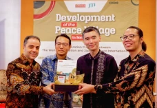 Membangun Resiliensi...