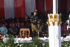 Jokowi Pimpin Upacara...