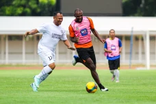 Aksi Eric Abidal dan...