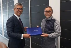 Bertemu Menteri Malaysia,...