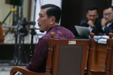Menko Marves Luhut Binsar...