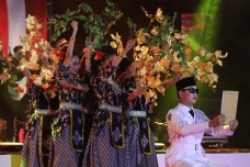 Pentas Rakyat Bulan...
