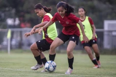 Latihan Timnas Wanita...