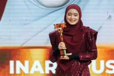 Inara Rusli Sabet Dua...