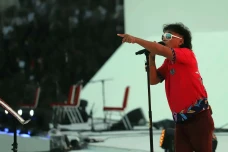 Slank Ramaikan HUT ke-77...
