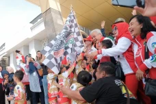 Ganjar Pranowo Lepas...