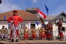 Tradisi Grebeg Besar...