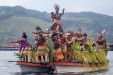 Kemeriahan Festival...