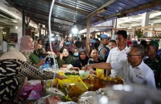 Tinjau Pasar Seketeng...
