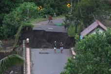 Jembatan di Bali Putus...