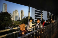 Kebijakan Jam Masuk...