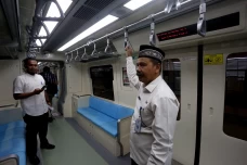 Uji Coba Terbatas LRT...