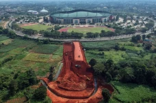Pembangunan Akses Jalan...