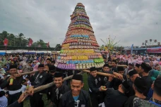 Pawai Grebeg Suro di...