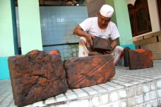 Penampakan Batu Bata...