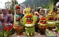Ritual Ruwat Bumi di...
