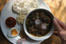 Rawon Masuk Sebagai...