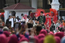 Peragaan Busana Istana...