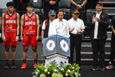 Presiden Jokowi Resmikan...
