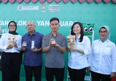 Menkop UKM Teten Masduki...