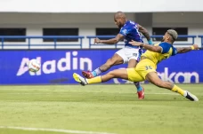 Persib Bandung Ditahan...