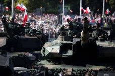 Polandia Gelar Parade...