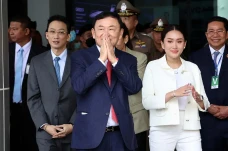 Penampakan Pertama Mantan...