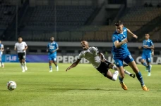 Persib Bandung Kalahkan...