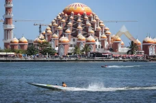Lomba Perahu Ketinting...