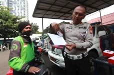 Penilangan untuk Kendaraan...