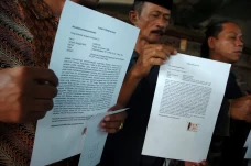 Pengunduran Diri Pengurus...
