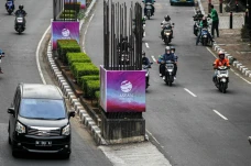 100 Tiang Monorel Mangkrak...