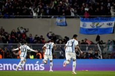 Messi Pecah Kebuntuan,...