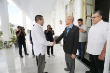 HT Bersilaturahmi ke...