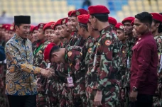 Jokowi Hadiri Apel Akbar...