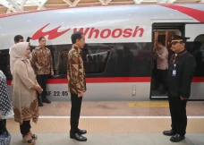 Presiden Jokowi Resmikan...