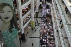 Dinyatakan Pailit, Plaza...